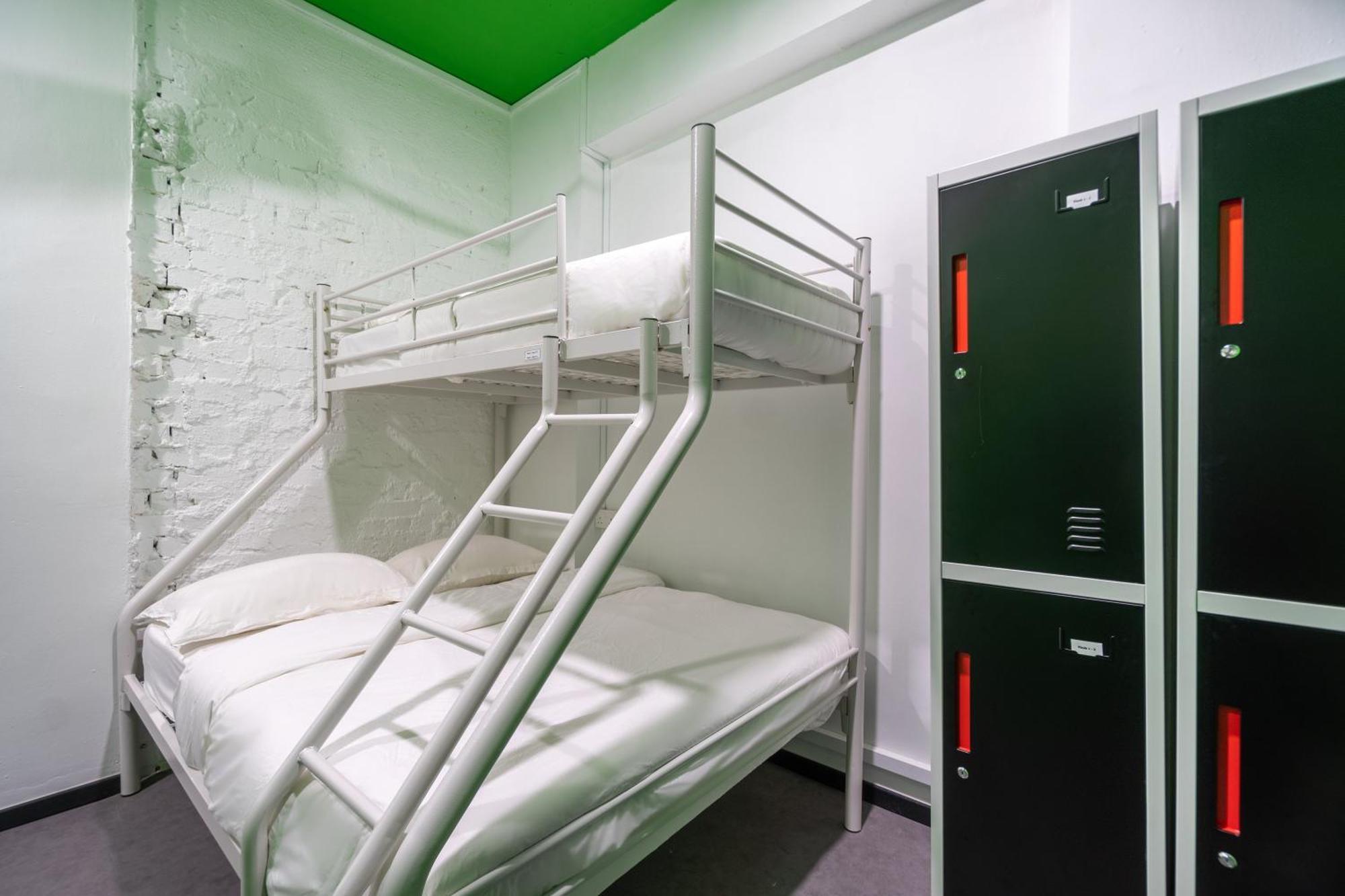Private Room Queen Single
