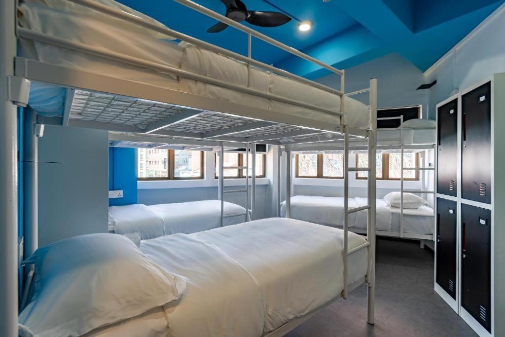 Single Bed 6-Bed Dormitory Room